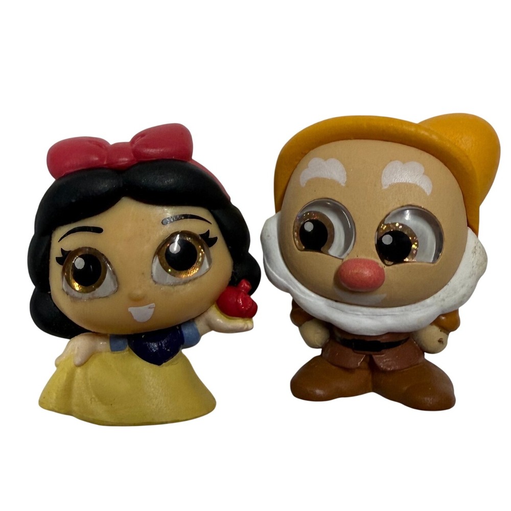 Disney Doorables Snow White and Doc Mini Figures Glitter Eyes 2 Pack